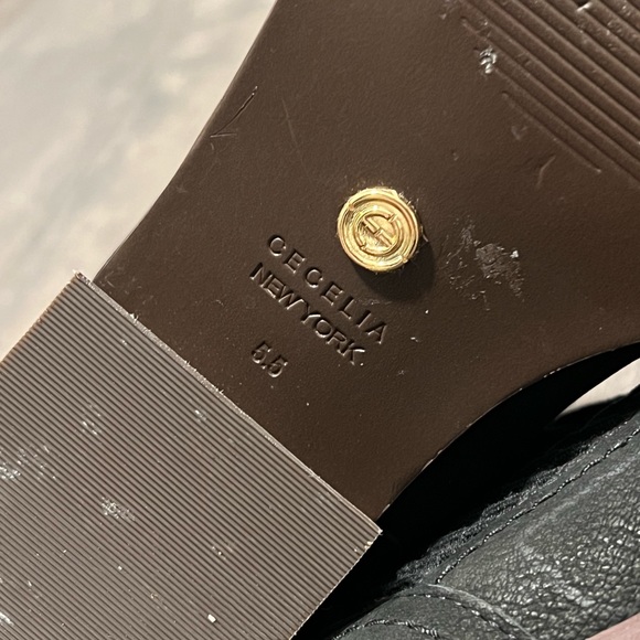 Cecelia Boots size 5.5 - Picture 4 of 8